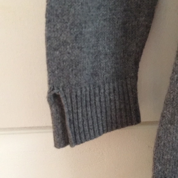 Banana Republic V-Neck Sweater - Picture 3 of 6